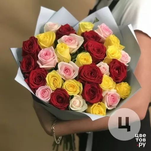 Букет из 25 роз в ленте 50 см., Микс разных цветов